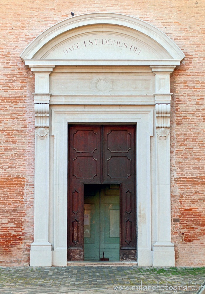 Santarcangelo di Romagna (Rimini, Italy) - Entrance door of the Church of the Blessed Virgin of the Rosary